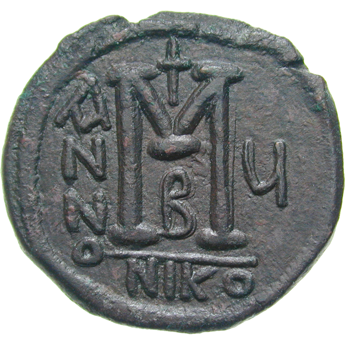 Byzantinisches Kaiserreich, Justin II., Follis (reverse)