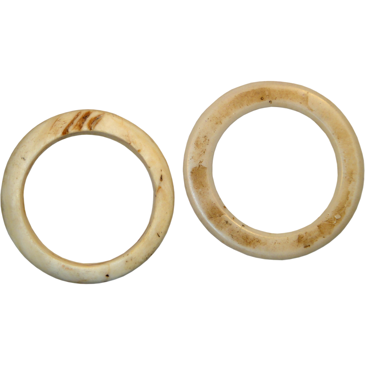 Papua New Guinea and Europe, Clam Shell Ring and Imitation from Glass (reverse)